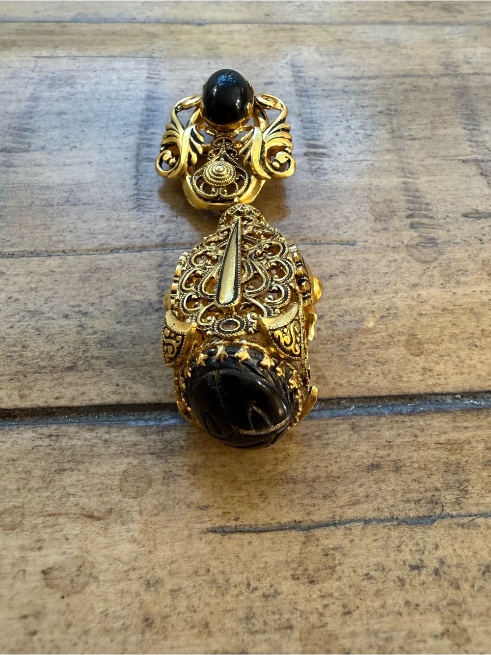Gold Tone Vintage Filigree Drop Pendant with Black Stone - Women Jewelry - Picture 2 of 7